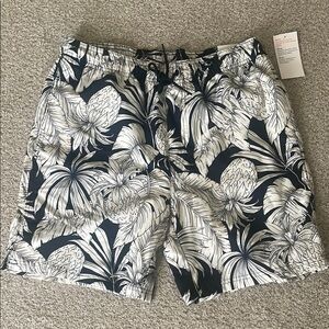 Host pick! NWT Old Navy Pineapple Leaf Pattern Swim Shorts Black and White SZ M